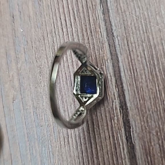 NEW SILVER PLATED PRINCESS CUT BLUE ZIRCON FASHION RING - Picture 6 of 9